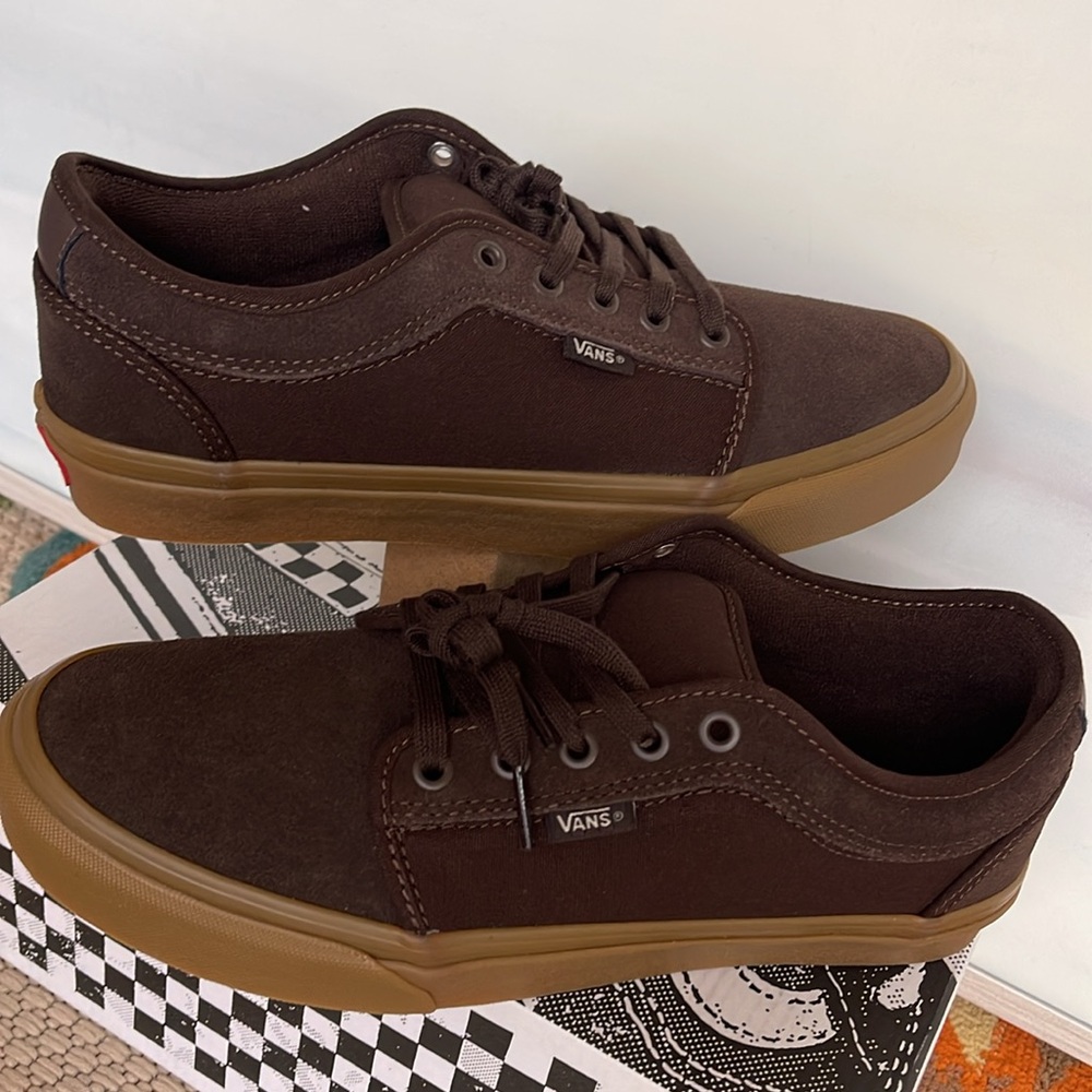 Vans Men’s Skate Chukka Low
Dark Brown/Gum
VN0A4BX4BF3
Sneakers - Picture 11 of 16
